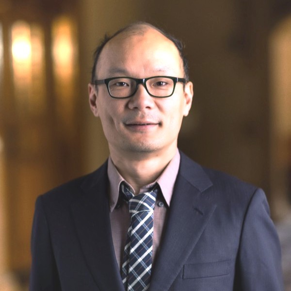 Stephen X. Zhang headshot